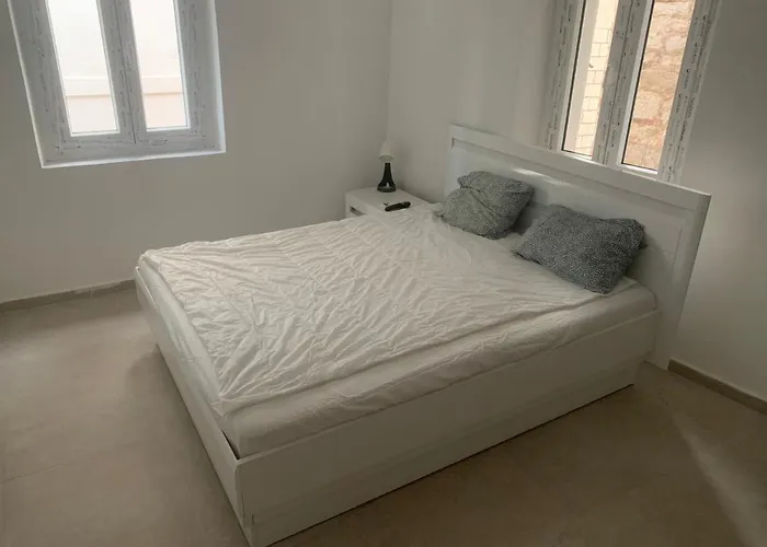 Sea Breeze Studio In The Heart Of Old Town, Budva
