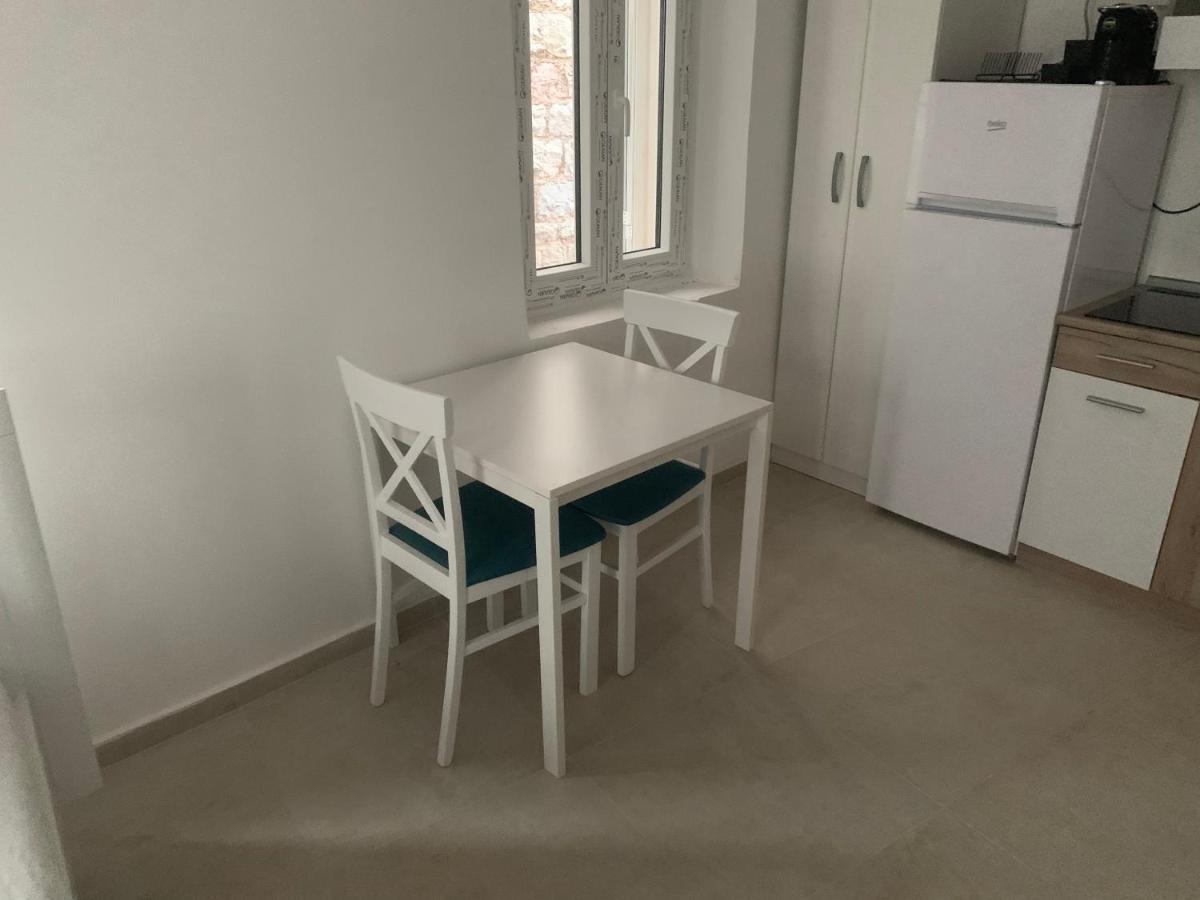 Sea Breeze Studio In The Heart Of Old Town, Apartment *