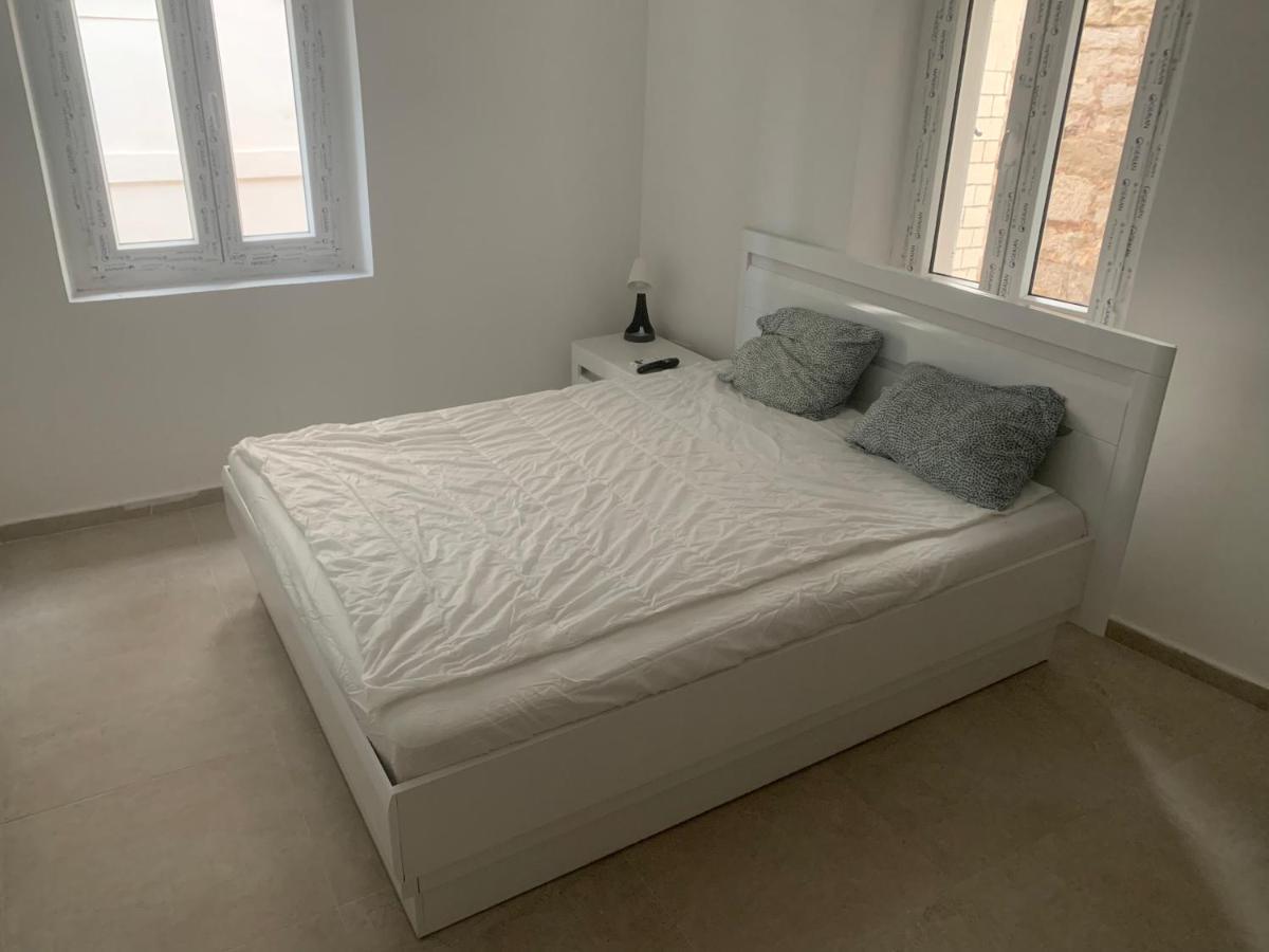 Sea Breeze Studio In The Heart Of Old Town, Apartment Budva
