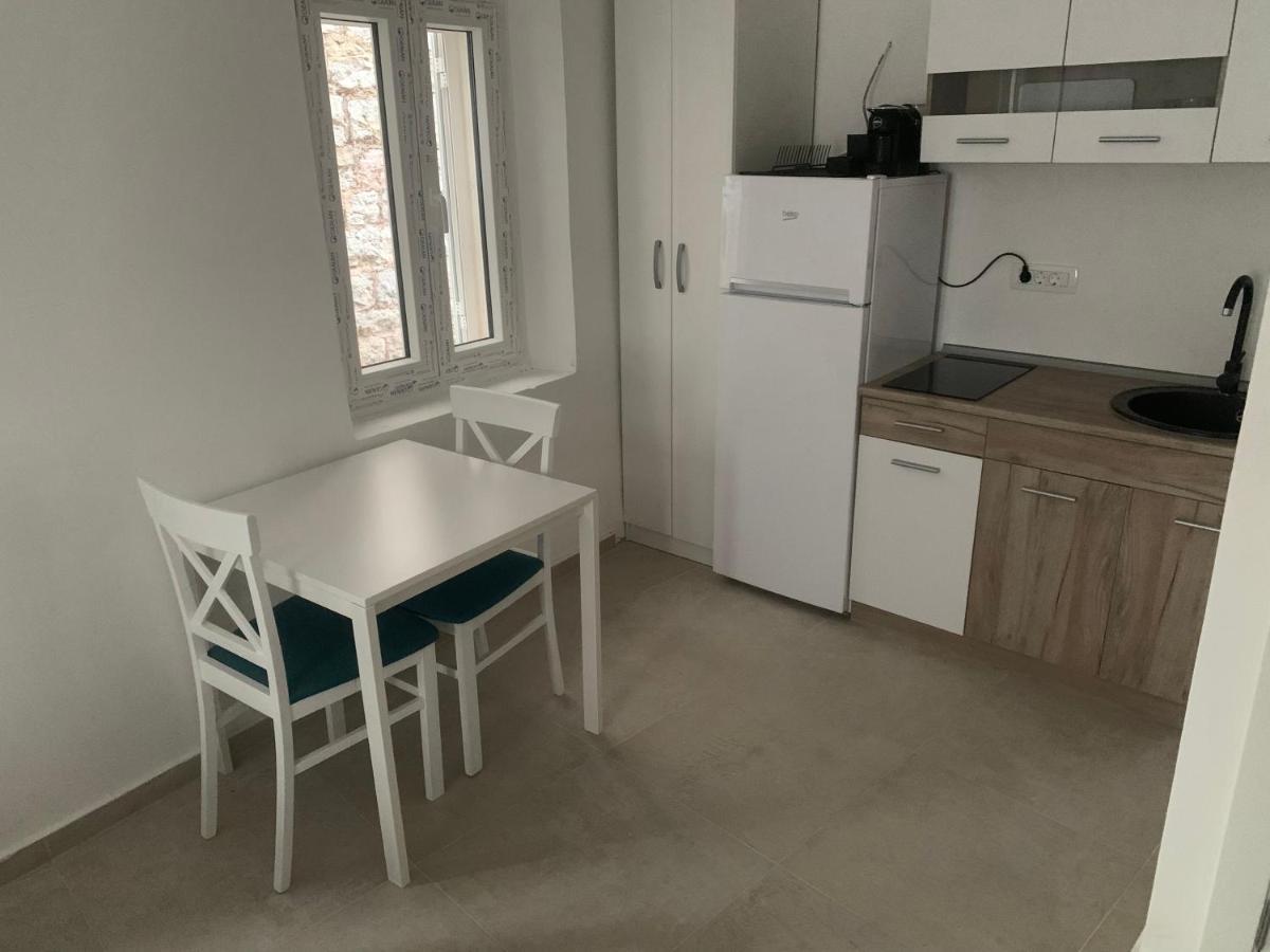 Sea Breeze Studio In The Heart Of Old Town, Apartment Budva